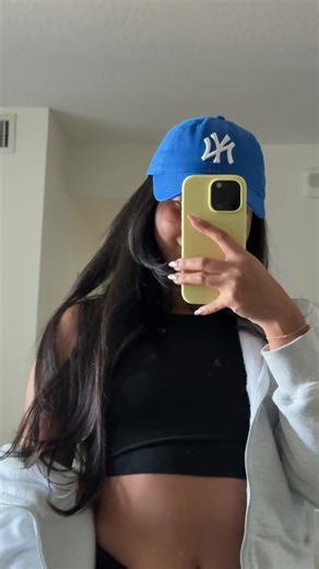 Unboxing Aritzia: Yankees Hat in Dreamy Blue