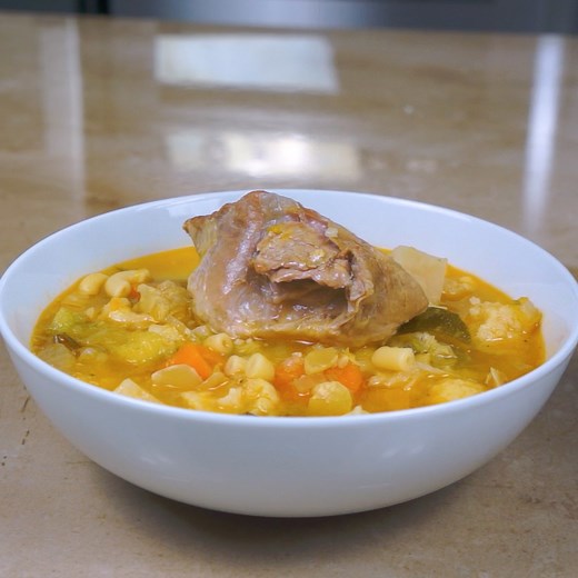 Kawlata (pork & vegetable soup) This traditional hearty soup is a Maltese Winter favourite and one of those comfort foods that you will enjoy especially on a cold rainy day. Can be served with small pasta or rice. Potatoes are optional. Full recipe : www.ch-eat.co/recipes/kawlata | Cheat.mt