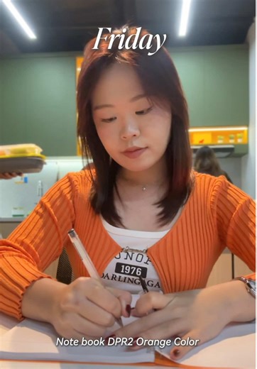 Lucu banget kan kalo setiap hari bisa pakai notebook DPR2 colorful from Daiichi bikin lebih semangat kerja #daiichistationery #stationerry #notebook #workoutfit #oneweekoutfit