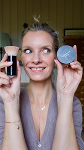 AD | Woohoo! @‌bareminerals, the beautiful skin-loving brand, is now available at Marks and Spencer! In this reel I show you three of my bareMinerals favourites, including what has to be one of the most famous OGs of the makeup world, the Original Loose Powder Foundation SPF15. HOW does this manage to be so weightless on the skin yet give such great, buildable coverage? How does it set and stay in place so well but at the same time impart such a lovely glow? I’m in shade Medium 12 here; I’m all 