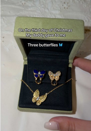 Day 3 🦋🦋🦋 #vancleef #unboxing #luxuryjewelry #jewelryhaul #creatorsearchinsights