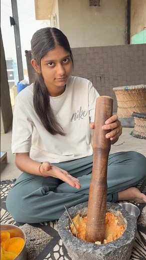 Aaj bnai aalu ki chatni#minivlog #shortvideo #dailyvlog #villagegirlritika