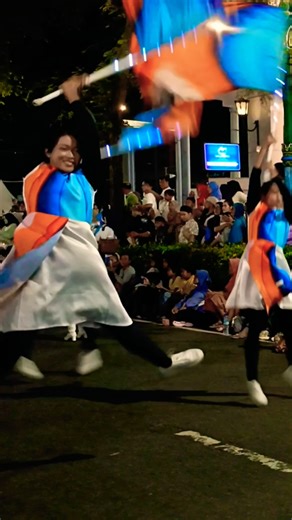 wow cool cool color guard!! color guard marching drumband