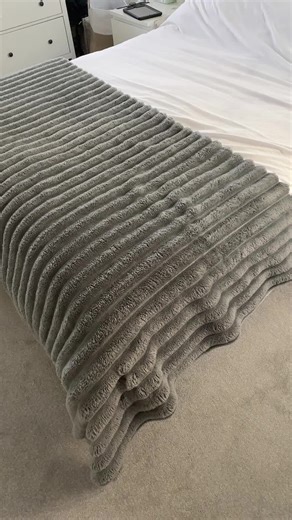 Looks nice and keeps me warm I love a blanket but what I don’t like is being cold and this helps ❤️ #blanket #whatsforyou #foryoudays