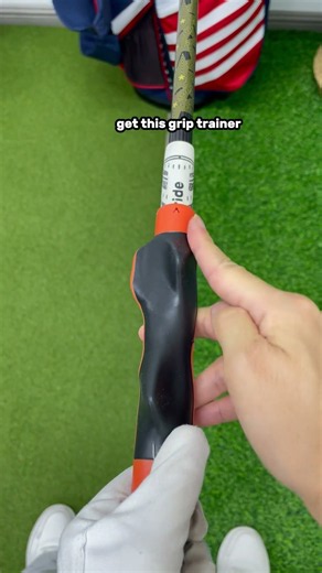 This is how your should grip #arttodo #golfswing #golftrainingaids #golfpractice #golftips