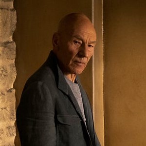 Star Trek: Picard Cast vs IRL