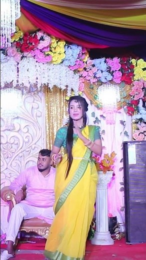 Bride Squad on Dushtu Kokil 😍 | Bengali Wedding Dance