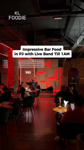 PJ Legendary bar food spot 🔥 🎶 Live band every single night 🍹 wines and handcrafted cocktail for every mood 🌙 Chill ambience that turns into a vibe 🍴Flaming Pork Rib, Hawaiian Baby Squid, Black Pink Charcoal Crunch, Midnight Secret Salmon, Signature TÁO fried rice, Golden Sand EggPlant, Two Floss Kai Lan 📍 @tao_restaurantbar [non halal] Damansara Perdana,PJ ⏰ 11am -1am (Open Daily) | KL Foodie