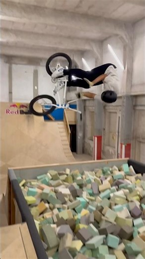 Immer am trainieren von neuen Tricks!!🙌🏼 #skatepark #freestyle #bmx #tricks #sick #foampit #train