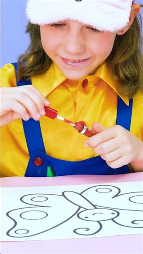 ¡Sin Marcadores? ¡Sin Problemas! 💄 Usé el Maquillaje de Mamá para Colorear! 🎨