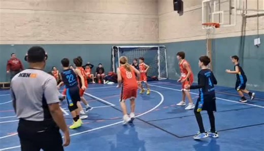 Baloncesto Rivas Sureste on Instagram: "2014 A gana en casa de Baterías Santo Ángel. Partido disputadisimo en el pequeño campo de nuestro rival. Desde el segundo cuarto el partido no tuvo una diferencia de más de cinco puntos para los dos equipos, siendo el tanteo final 91-93, para que se entienda la igualdad del mismo. Supimos sacar carácter para jugar en un campo difícil, en el que con un bote te plantas en el campo de ataque y que hace que tengas que estar concentrado todo el partido. #Balonc