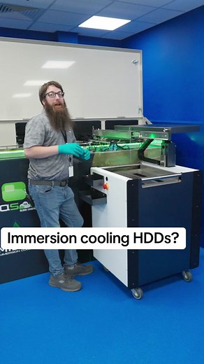 Immersion for hard drives - why not? PeaSoup has a tank with 20TB Seagate HDDs spinning away at an optimal temp for drive longevity thanks to Castrol data center fluids. This mitigates the need for fans, saving on power consumption. #liquidcooling #immersion #computers #hdd #storage #harddrive