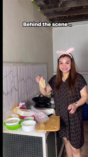 Behind the Scenes of Merry Pusvita's Day