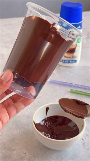 Café bombón con chocolate crujiente | Receta fácil de Nestlé Cocina con La Lechera