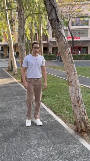 46K views · 389 reactions | Learn how to pose from professional male model, Mister Pilipinas Manhunt Supermodel 2023 Kenneth Stromsnes and level-up your selfie game, Manhunt-style. Empire.ph Manhunt Philippines Manhunt International #MisterPilipinasWorldwide #MisterPilipinasManhuntSupermodel2024 #KennethStromsnes | Mister Pilipinas Worldwide | Facebook