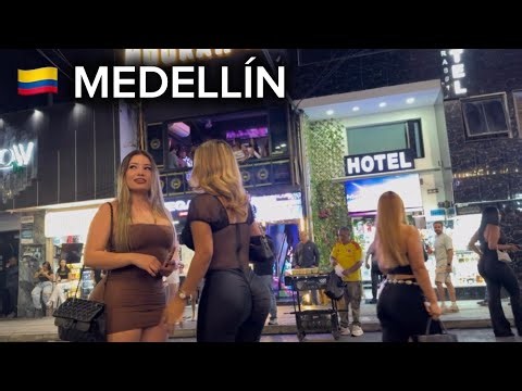 Medellín After Dark in 2026 🇨🇴 | Immersive 4K Night Walk