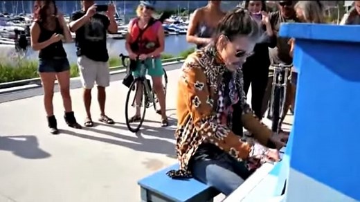 Steven Tyler Aerosmith singer surprises Kelowna fans