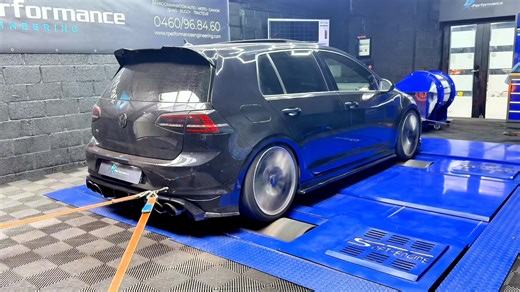 🚀 Encore une Golf 7R passée par notre atelier ! 👉 Reprogrammation moteur & boîte sur mesure – Stage 2 💻 ⚙️ 449€ la conversion Flexuel / Éthanol , nous lui avons offert la reprogrammation moteur et boîte de vitesse stage 2 Un grand merci à notre client pour sa confiance 🙏 ➡️ 2h45 de route à l’aller… et seulement 1h30 pour le retour ! 😅💨 (Ça, c’est la magie R Performance ✨) ⚡️ Fun fact : c’était la 99ᵉ fois que nous travaillions sur ce moteur, le même que l’on retrouve dans les Audi S3, Golf