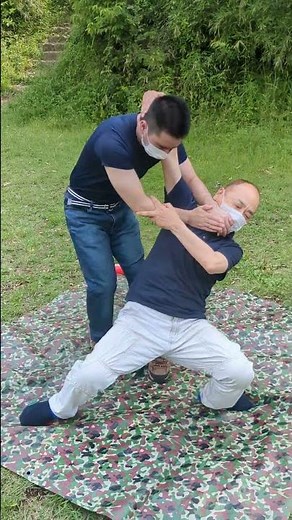 覚えれば誰でもできる護身術！ヘッドロックの対処法！(護身術)(格闘術)(CQC)