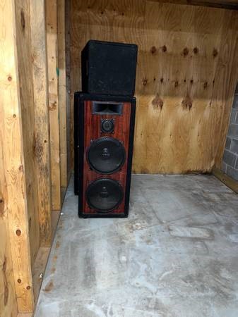 Variety of items on this video - garage & moving sales - yard estate sale - craigslist