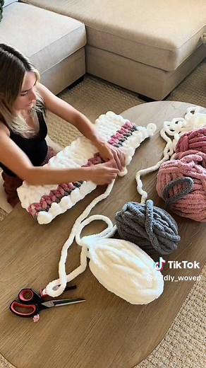 How to Create a Cute Hand Knit Chunky Baby Blanket