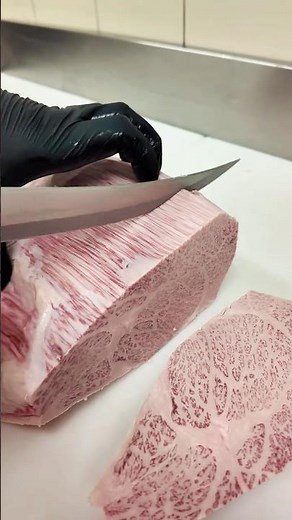 This A5 Wagyu tri tip steak marbling is something else 🥩🤯 With @alpinebutcher