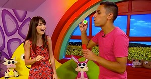 166K views · 756 reactions | BLOOPER ALERT!  Blowing bubbles is easy... right Ben? 藍 | CBeebies Parenting | Facebook