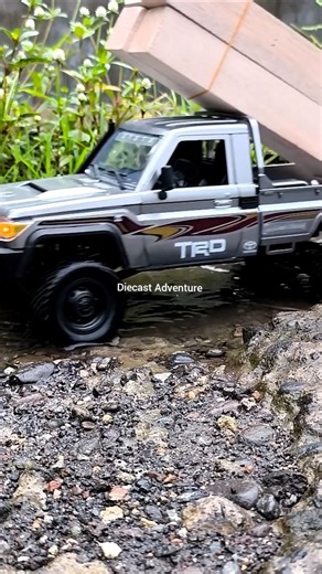 INSANE RC Logging Truck! Toyota Land Cruiser Hauling Giant Beams Through Deep Water #shorts