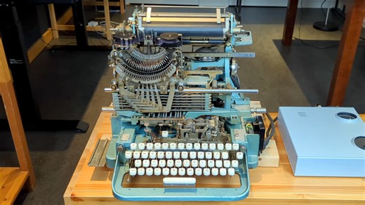 A Lorenz Teletype Shows Us Its Secrets