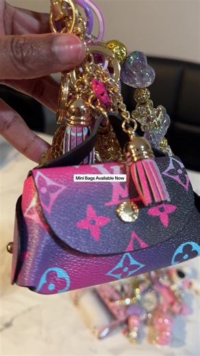 Available now! 🔗 in bio “Shop Mini Bags” — First come, first served 🩷 #minibags #minipurse #keychains #fancybeads #handmade