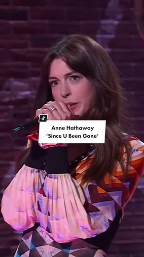 Anne Hathaway Sings 'Since U Been Gone' on The Kelly Clarkson Show