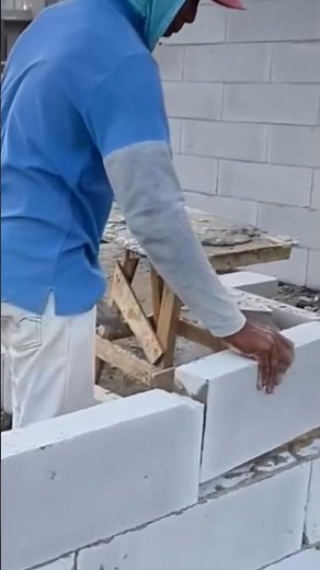 From Empty Ground to Solid Wall – The Art of Lightweight Block Construction