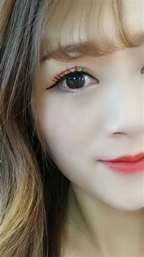 First Time Trying Eye Makeup 😳 Do You Like This Look? Double Tap 💖 | Viral Beauty Trend #shorts