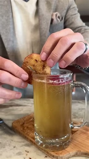 Warm bourbon apple crisp 🍎🥃