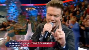 Michel Teló agita a plateia do Programa da Sabrina com seus sucessos