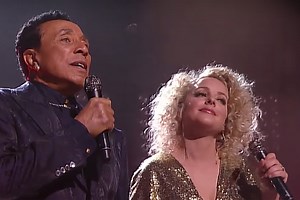 Cam Singing 'Burning House' With Smokey Robinson Is Captivating