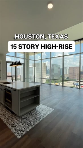 Apartment Hunters • Houston | 📍15 story high-rise in Houston, Texas! 🔥 We found DEALS at this property! Super easy access to I-610 and I-69. Amenities include a... | Instagram