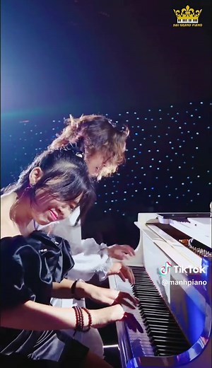 Live Performance of Passionate Continent by Duo Phi Phi