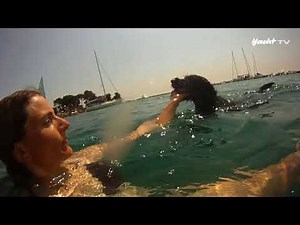 On a cruise: solo with catamaran and dog