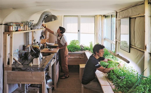 Corentin de Chatelperron : « On a inventé le rameur-machine à laver. En pédalant, tu fais tourner le tambour de la machine »