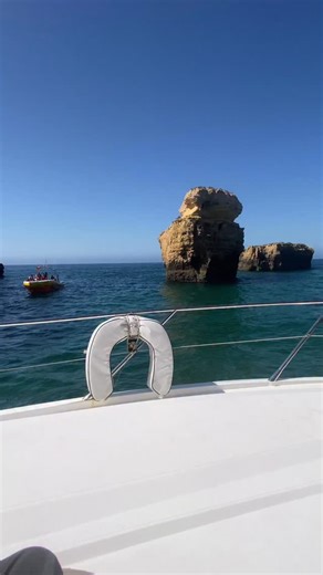 Perfect weather in October for a yacht tour in the Algarve! Agree? 🤩☀️🏖️ | Portugal Beach Life