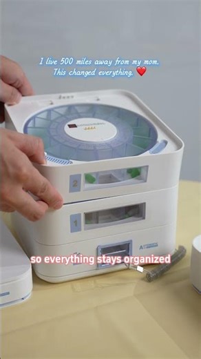 Never Miss a Dose Again! The Smart Pill Dispenser Your Family Needs. 💊✨