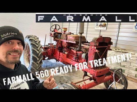 Destruction on the Farmall 560 begins! It’s Worse than I thought!