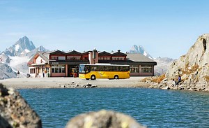 Swiss Postal Bus Alpine Tour: Scenic Routes and Travel Tips