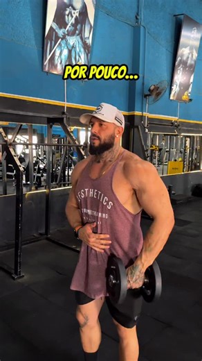 Celso Bertolucci on Instagram: "Segundou Brazilllll 🇧🇷 Mano além de mim o q tem de gente curiosa né .. por isso normalizem mentir pra quem pergunta demais da sua vida, “Nossa, vc tá sumida” , Tava preso 👍 E a correria da vida ? “Como você consegue conciliar trabalho, academia e vida social?” simples, fazendo tudo mal feito ✅ “se controla vc tá agindo como um louco” Primeiro de tudo, eu não estou “agindo” 😒 Obg Rivotril 🙏🏽 #musculacao #comedia#lifes