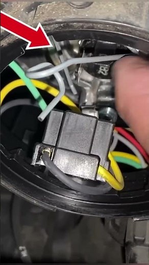 KIA RIO HEADLIGHT BULB REPLACEMENT. Link to full video in the description.