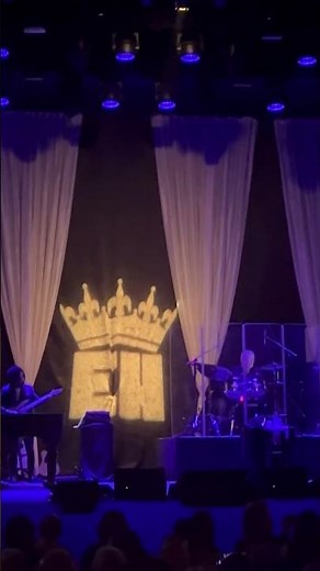 Engelbert Opens Concert #worldtour #legend #engelberthumperdinck
