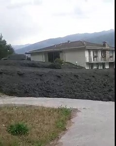 103K views · 598 reactions | Woah... That came out of nowhere  | UNILAD | Facebook