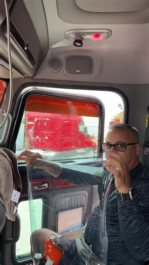 Siempre pongo mis tint con Soto window tint 💪💪 @Soto window tinting gracias por el buen servicio siempre💪🙏🙏🙏#eltruenodepena #reinierpena