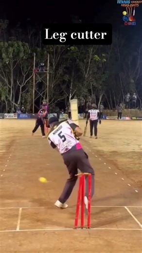 how to leg cutter a ball ! leg cutter ball kaise dalen #cricket #shorts #bowlingtips #viral